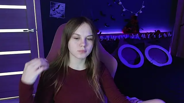 Snapshot of Dyna_bae chatting on 10.28.25 Dyna bae online show from 10.28.25