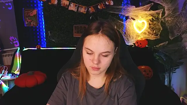 Snapshot of Dyna_bae chatting on 10.30.25 Dyna bae online show from 10.30.25