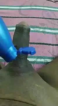 Snapshot of desi_pb02 chatting on 10.28.25 desi pb02 online show from 10.28.25