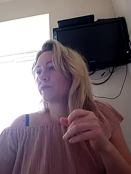 Snapshot of Mary888x chatting on 02.16.25 Mary888x online show from 02.16.25