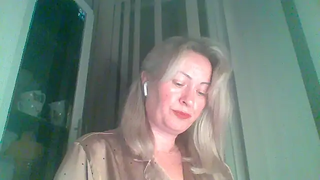 Snapshot of Mary888x chatting on 02.22.25 Mary888x online show from 02.22.25