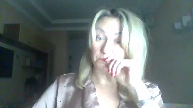 Snapshot of Mary888x chatting on 03.02.25 Mary888x online show from 03.02.25