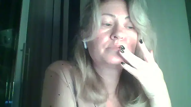 Snapshot of Mary888x chatting on 03.05.25 Mary888x online show from 03.05.25