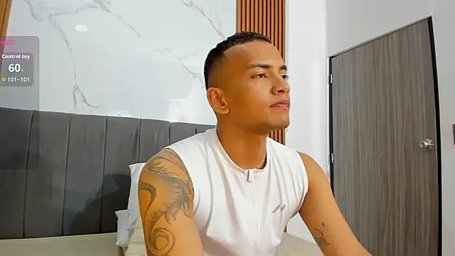 Snapshot of Rafa2004Cruz chatting on 10.02.25 Rafa2004Cruz online show from 10.02.25