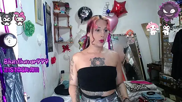 Snapshot of purplekattlyn chatting on 02.22.25 purplekattlyn online show from 02.22.25