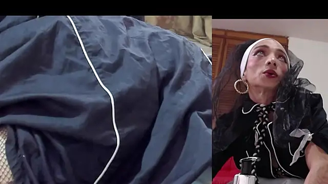 afroditacute15 online show from 10.28.25