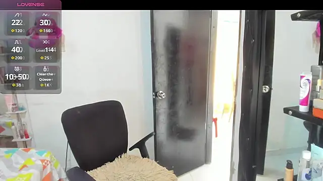 Snapshot of Ladyy_Sweet22 chatting on 09.28.25 Ladyy Sweet22 online show from 09.28.25