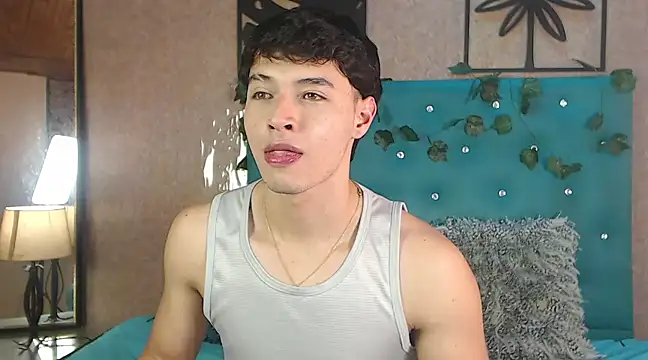 Snapshot of LiamAndrewzz chatting on 02.19.25 LiamAndrewzz online show from 02.19.25