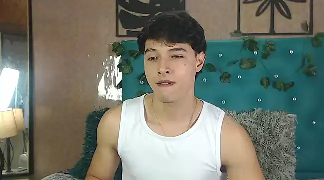 Snapshot of LiamAndrewzz chatting on 02.25.25 LiamAndrewzz online show from 02.25.25