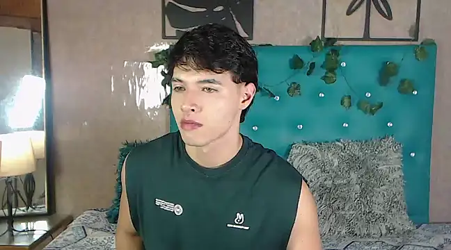 Snapshot of LiamAndrewzz chatting on 03.09.25 LiamAndrewzz online show from 03.09.25
