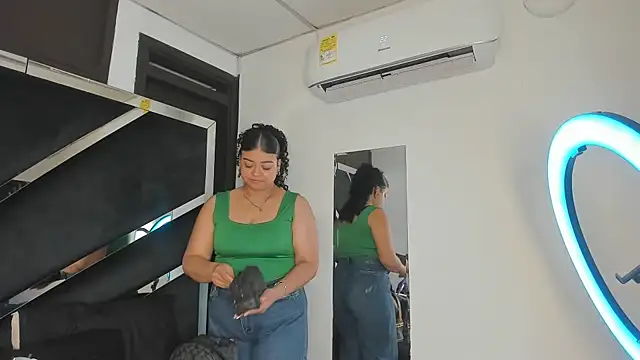 Snapshot of Rubyxht chatting on 10.02.25 Rubyxht online show from 10.02.25