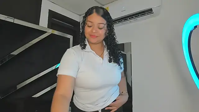 Snapshot of Rubyxht chatting on 10.24.25 Rubyxht online show from 10.24.25