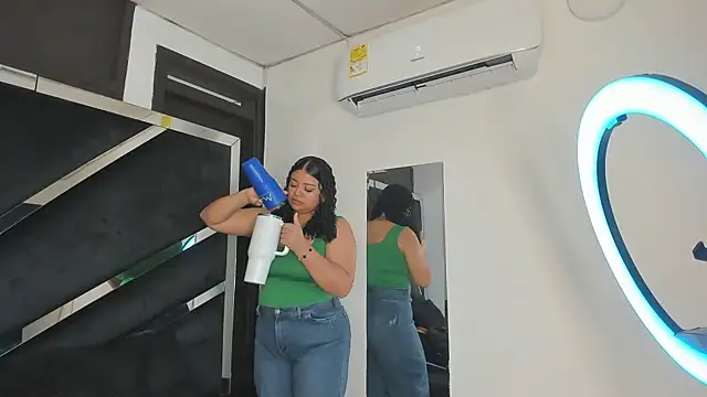 Snapshot of Rubyxht chatting on 10.28.25 Rubyxht online show from 10.28.25