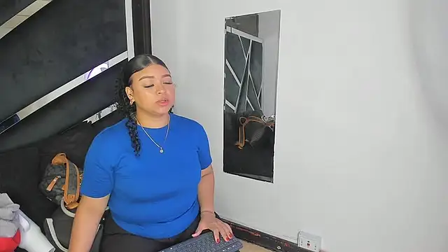 Snapshot of Rubyxht chatting on 11.06.25 Rubyxht online show from 11.06.25