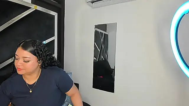 Snapshot of Rubyxht chatting on 11.22.25 Rubyxht online show from 11.22.25