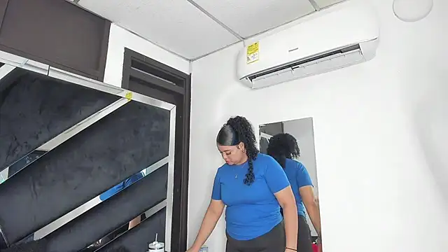 Snapshot of Rubyxht chatting on 11.23.25 Rubyxht online show from 11.23.25