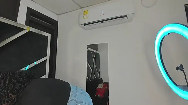 Snapshot of Rubyxht chatting on 11.26.25 Rubyxht online show from 11.26.25