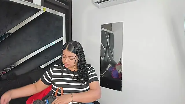 Snapshot of Rubyxht chatting on 11.28.25 Rubyxht online show from 11.28.25