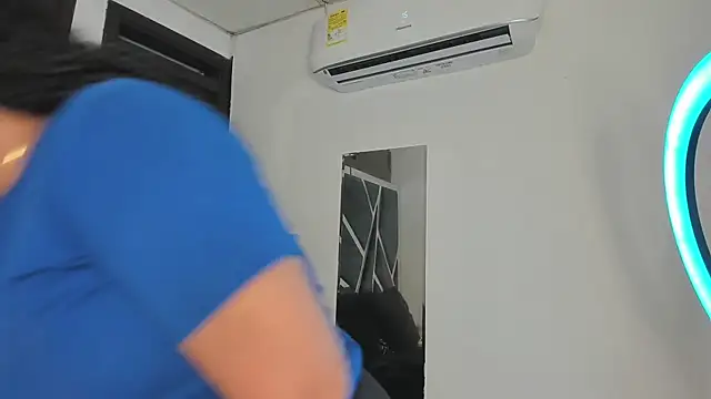 Snapshot of Rubyxht chatting on 12.01.25 Rubyxht online show from 12.01.25