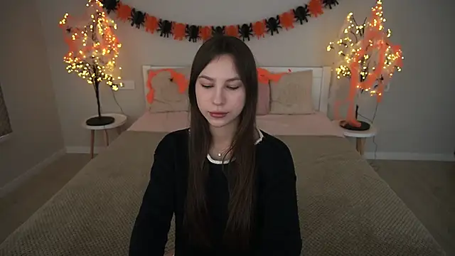 Snapshot of PaigePrado chatting on 10.22.25 PaigePrado online show from 10.22.25