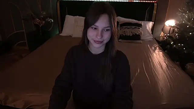 Snapshot of PaigePrado chatting on 12.22.25 PaigePrado online show from 12.22.25