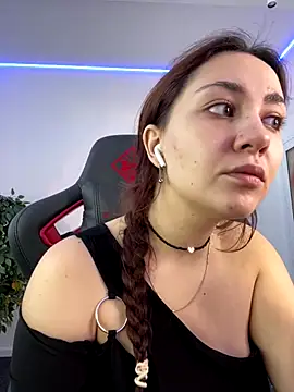 AshleySkott  online show from 10.20.25