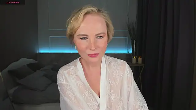 Snapshot of Sandra_Kind chatting on 02.22.25 Sandra Kind online show from 02.22.25