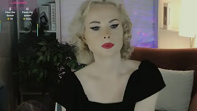 Snapshot of Sandra_Kind chatting on 11.11.25 Sandra Kind online show from 11.11.25