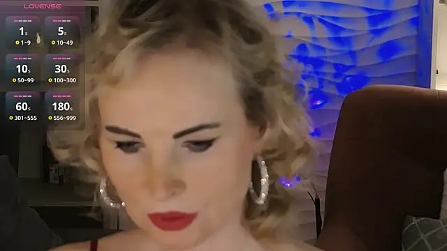 Snapshot of Sandra_Kind chatting on 03.31.26 Sandra Kind online show from 03.31.26