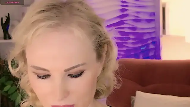 Snapshot of Sandra_Kind chatting on 06.07.26 Sandra Kind online show from 06.07.26