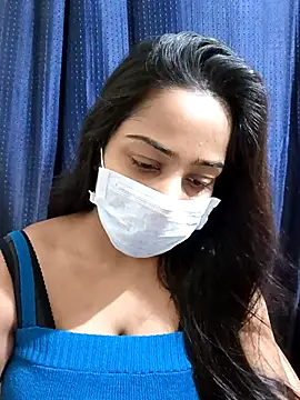 COZY ROZI online show from 03.17.25