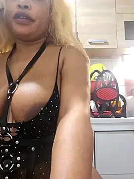 Snapshot of Louna45dv chatting on 02.16.25 Louna45dv online show from 02.16.25