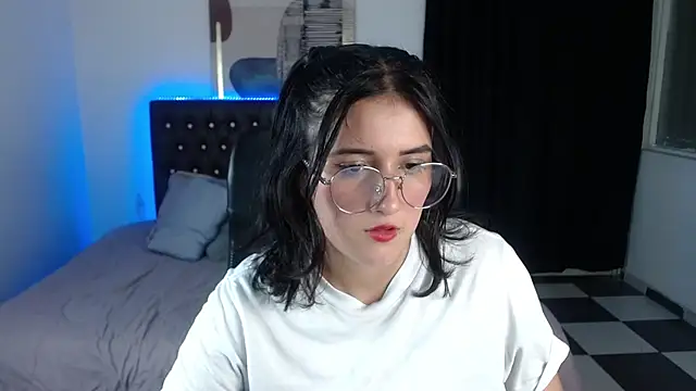 Snapshot of amy_royale chatting on 02.26.25 amy royale online show from 02.26.25