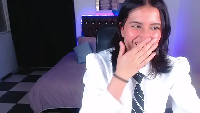 Snapshot of amy_royale chatting on 03.11.25 amy royale online show from 03.11.25