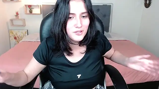 Snapshot of amy_royale chatting on 03.15.25 amy royale online show from 03.15.25