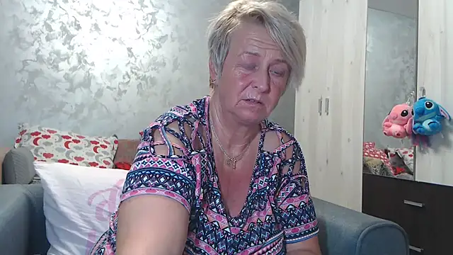 RosesandLillies online show from 11.02.25