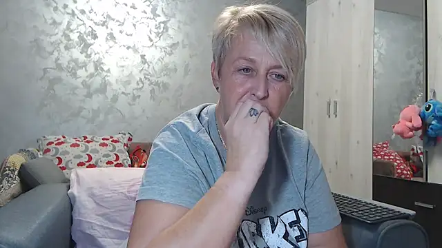 RosesandLillies online show from 11.10.25