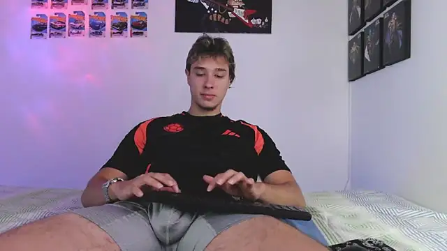 Snapshot of jack_walker190 chatting on 12.20.25 jack walker190 online show from 12.20.25