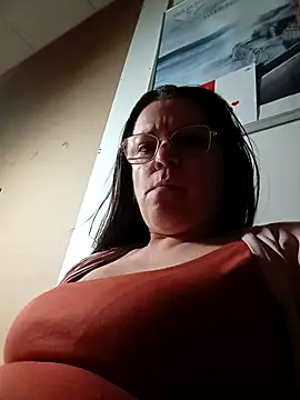 Conejta online show from 02.28.25