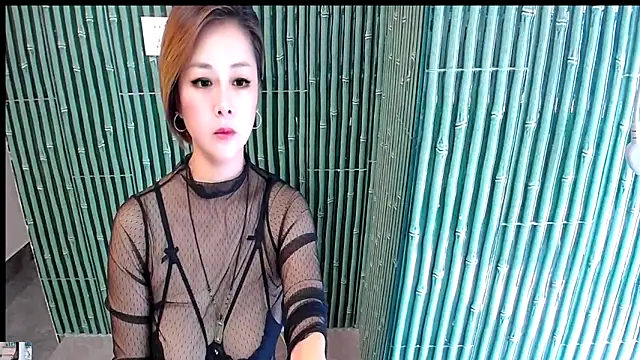 Snapshot of beira-01 chatting on 05.12.26 beira-01 online show from 05.12.26