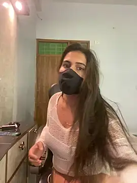 Sexy Madhuri Bhabhi online show from 03.03.25