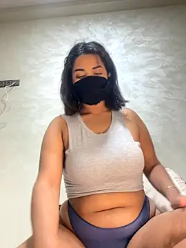 Snapshot of Louli_ta chatting on 11.25.25 Louli ta online show from 11.25.25