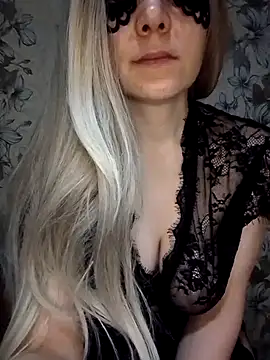 Snapshot of AliniX chatting on 02.22.25 AliniX online show from 02.22.25