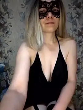 Snapshot of AliniX chatting on 10.25.25 AliniX online show from 10.25.25