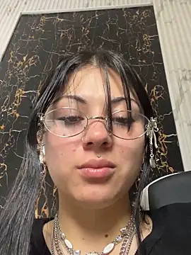 Snapshot of Guxplo_ chatting on 09.27.25 Guxplo  online show from 09.27.25