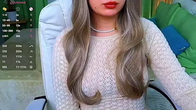 Snapshot of baby_debbie chatting on 02.19.25 baby debbie online show from 02.19.25