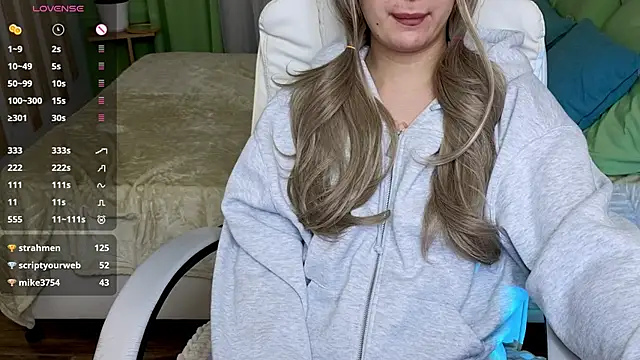 Snapshot of baby_debbie chatting on 02.22.25 baby debbie online show from 02.22.25