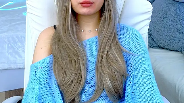 Snapshot of baby_debbie chatting on 03.08.25 baby debbie online show from 03.08.25