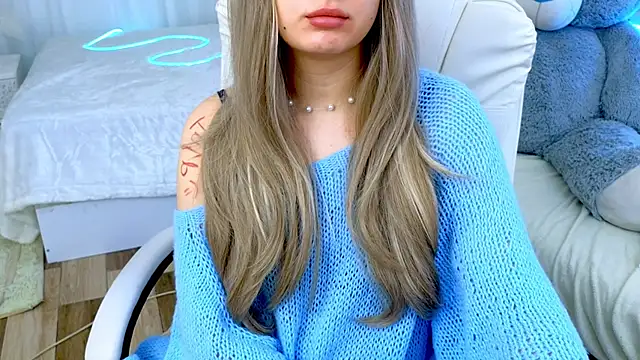 Snapshot of baby_debbie chatting on 03.09.25 baby debbie online show from 03.09.25