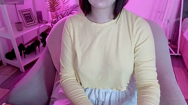 Snapshot of baby_debbie chatting on 10.12.25 baby debbie online show from 10.12.25